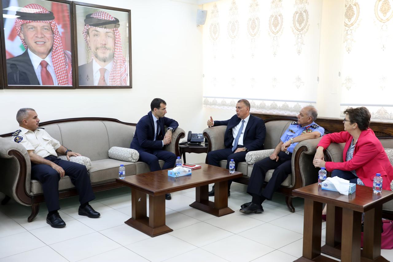 Madar Al-Saa Images 0.4580026390296824