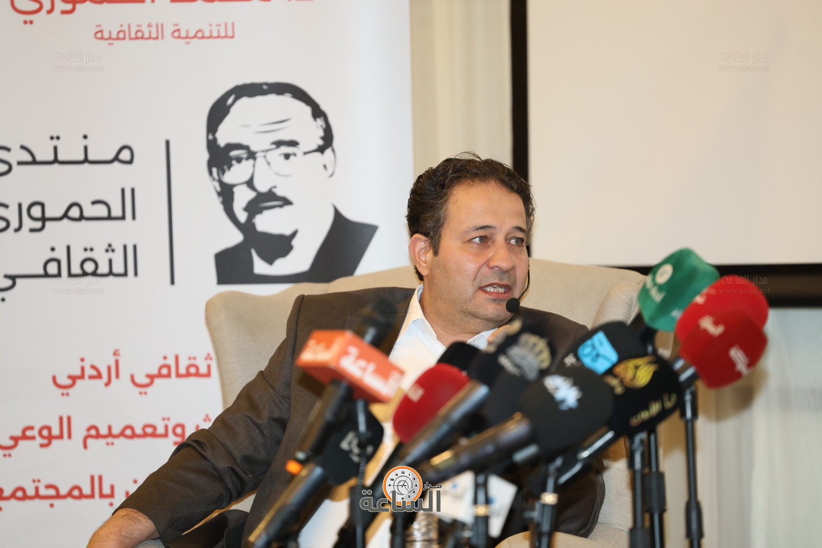 Madar Al-Saa Images 0.23456363026353166