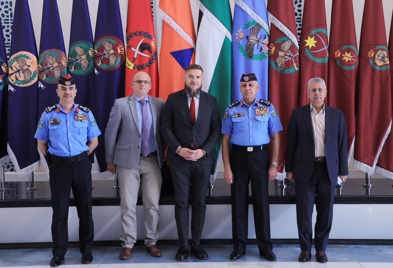 Madar Al-Saa Images 0.570457576802003