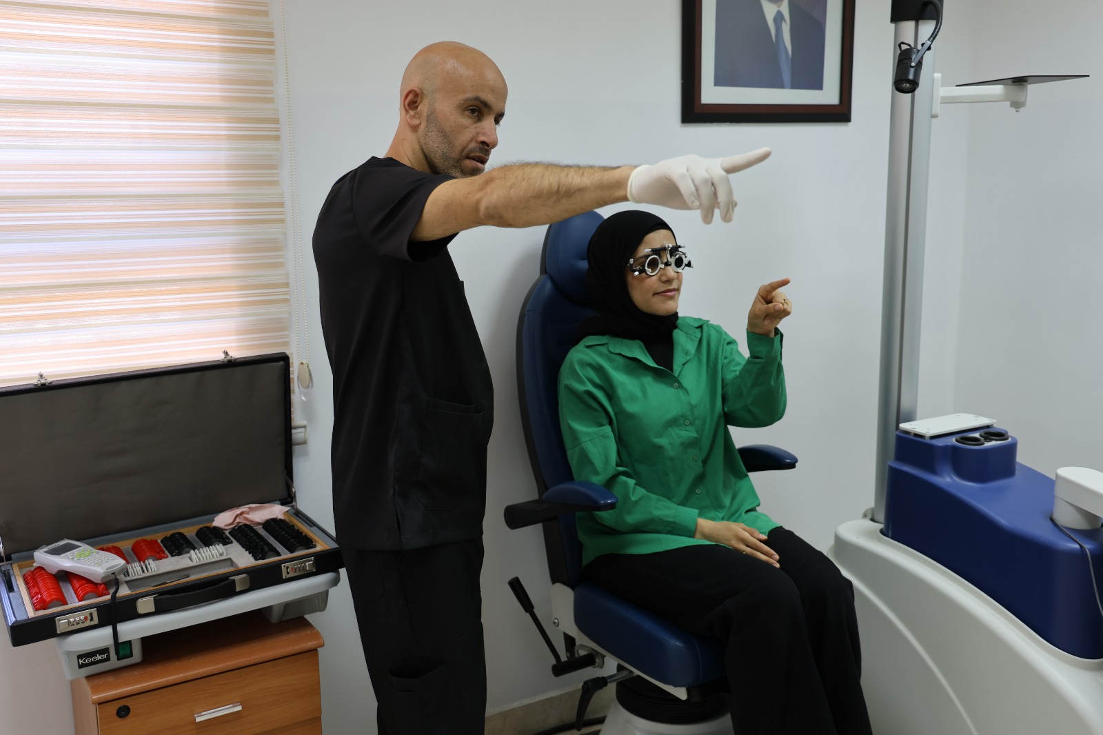 Madar Al-Saa Images 0.37037803515859324