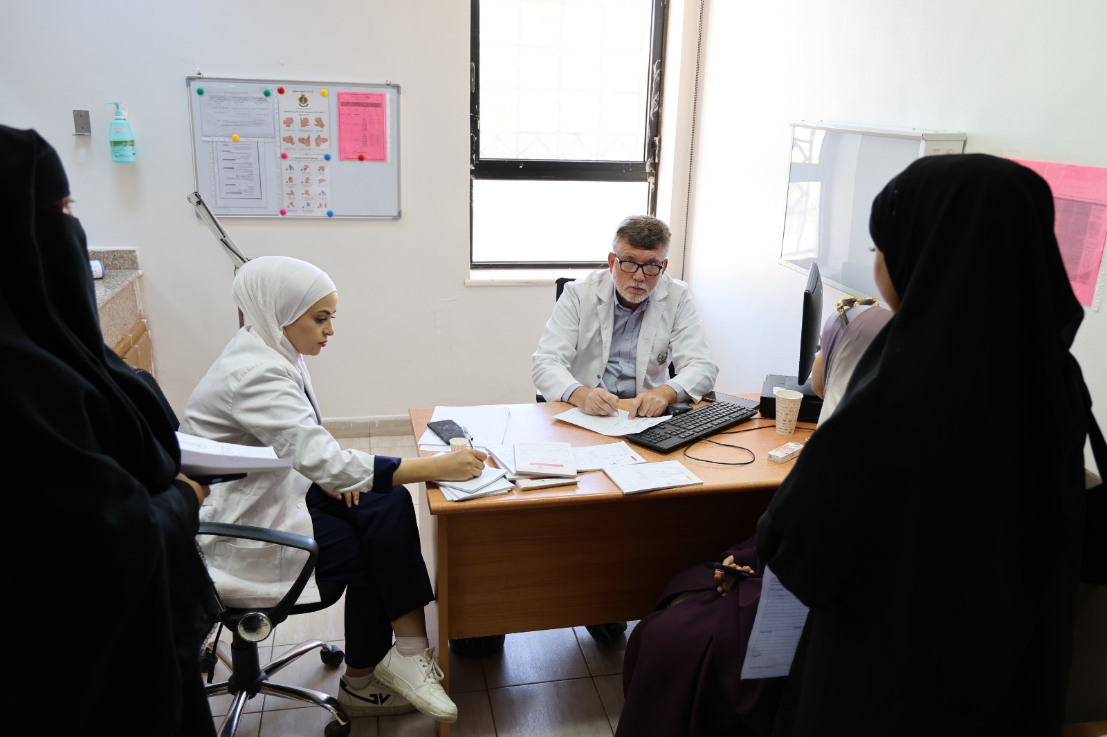 Madar Al-Saa Images 0.3816375760763199