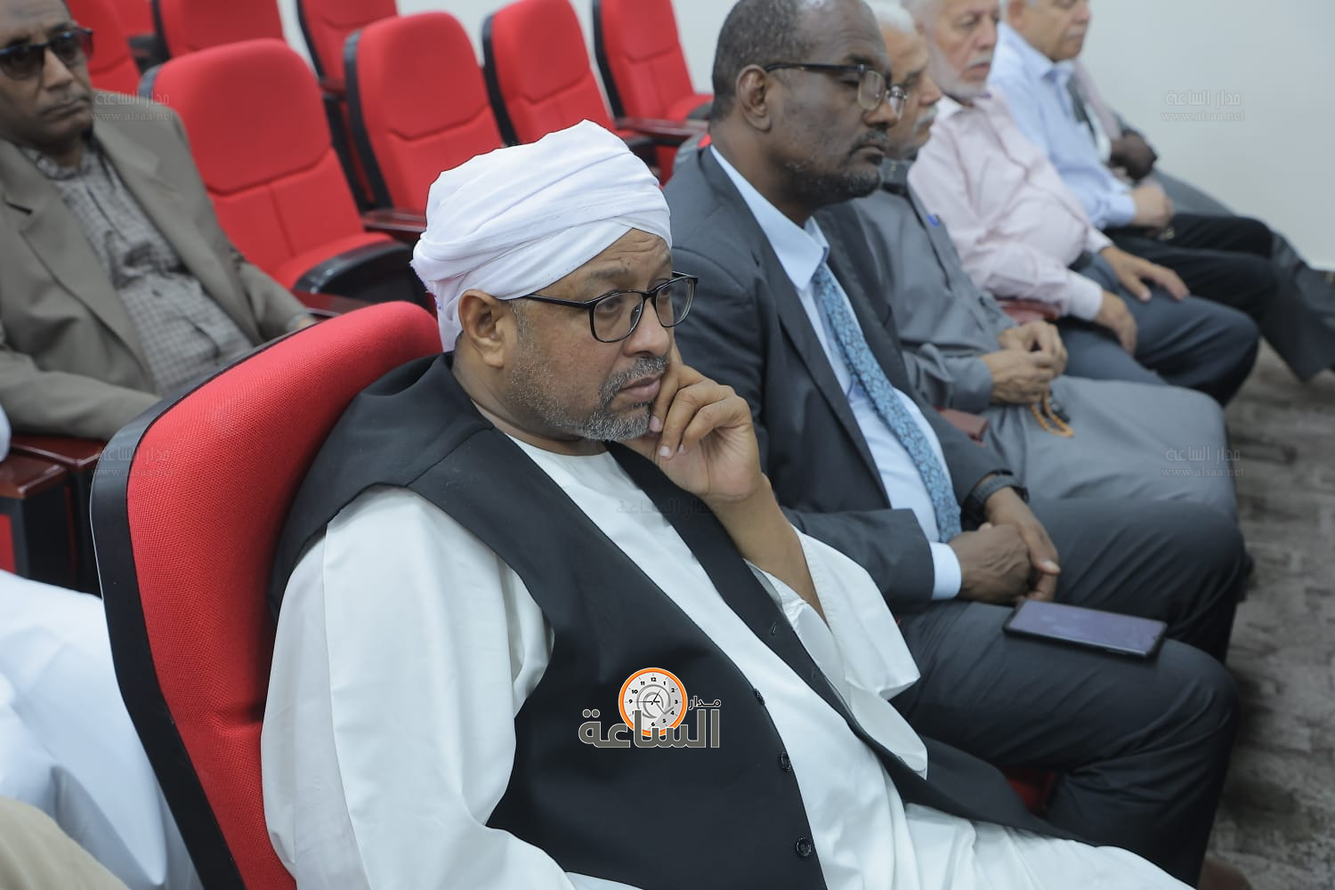 Madar Al-Saa Images 0.9146041487653748