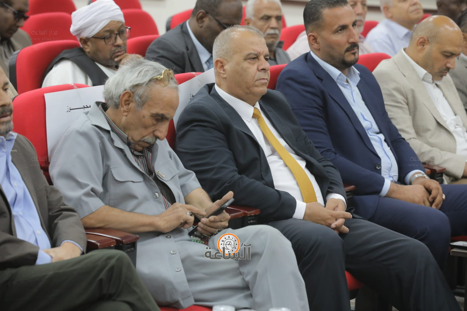 Madar Al-Saa Images 0.1615759539449224