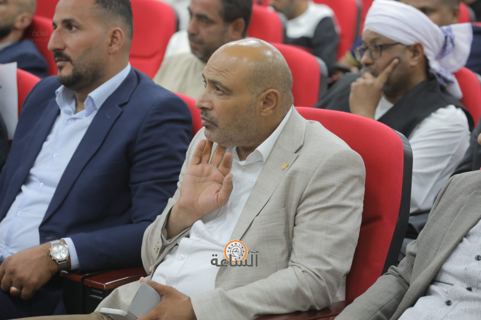 Madar Al-Saa Images 0.5845574859723359