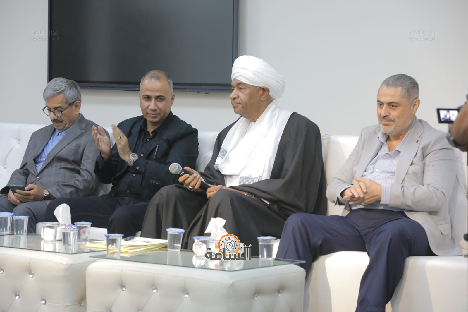 Madar Al-Saa Images 0.9288041694609741