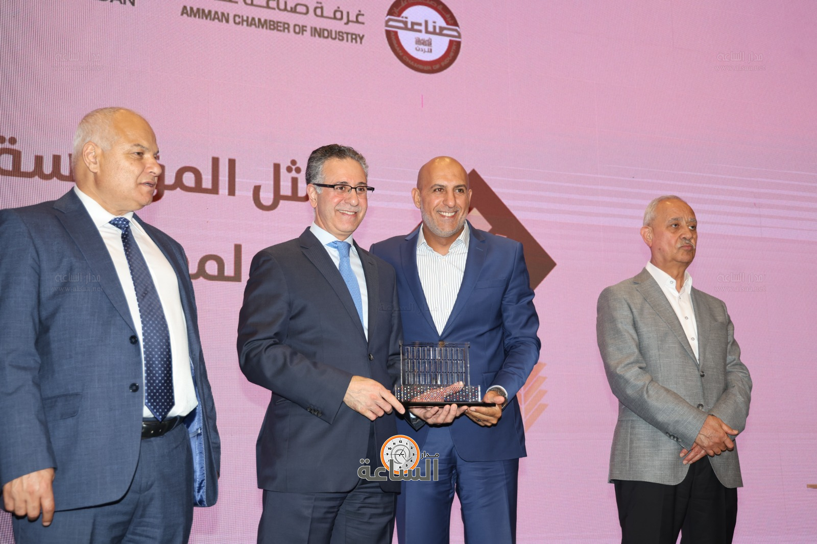 Madar Al-Saa Images 0.32931358514692843