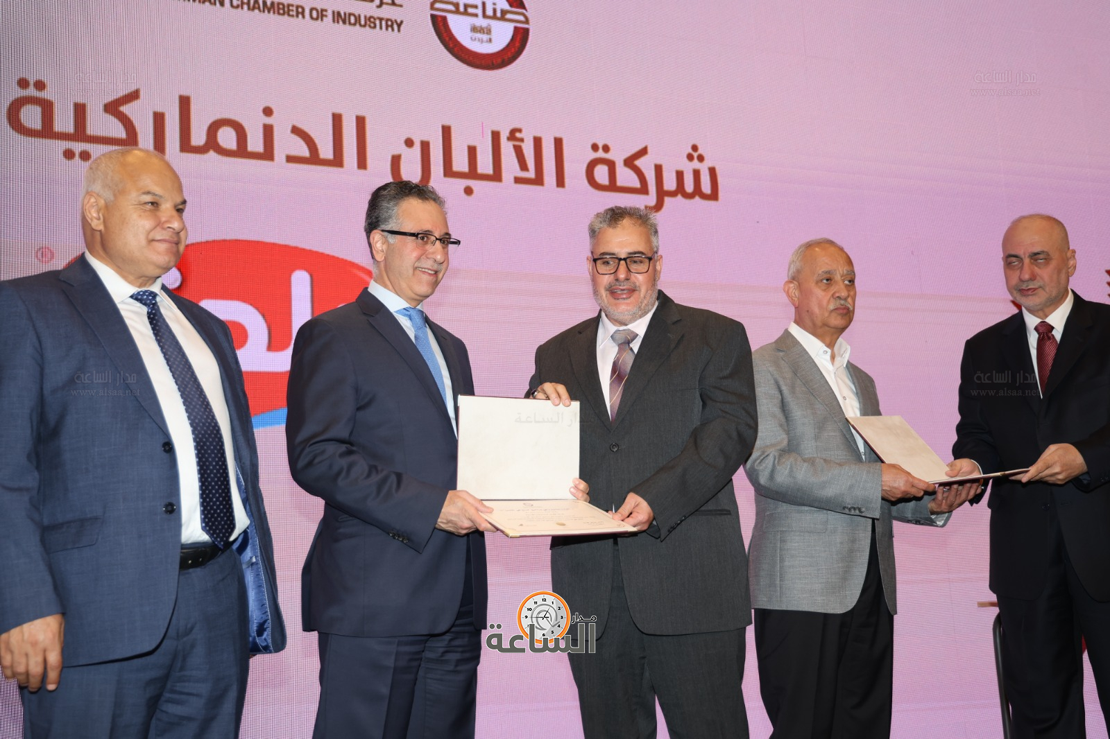 Madar Al-Saa Images 0.44411493814402114