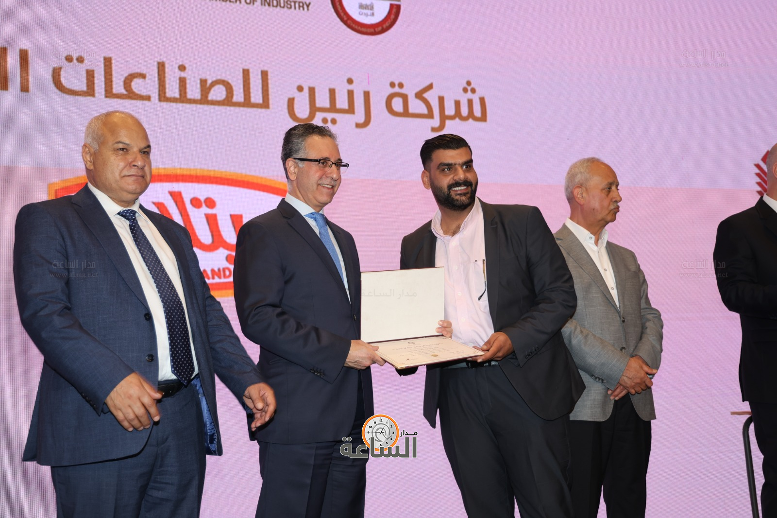 Madar Al-Saa Images 0.647486759363745