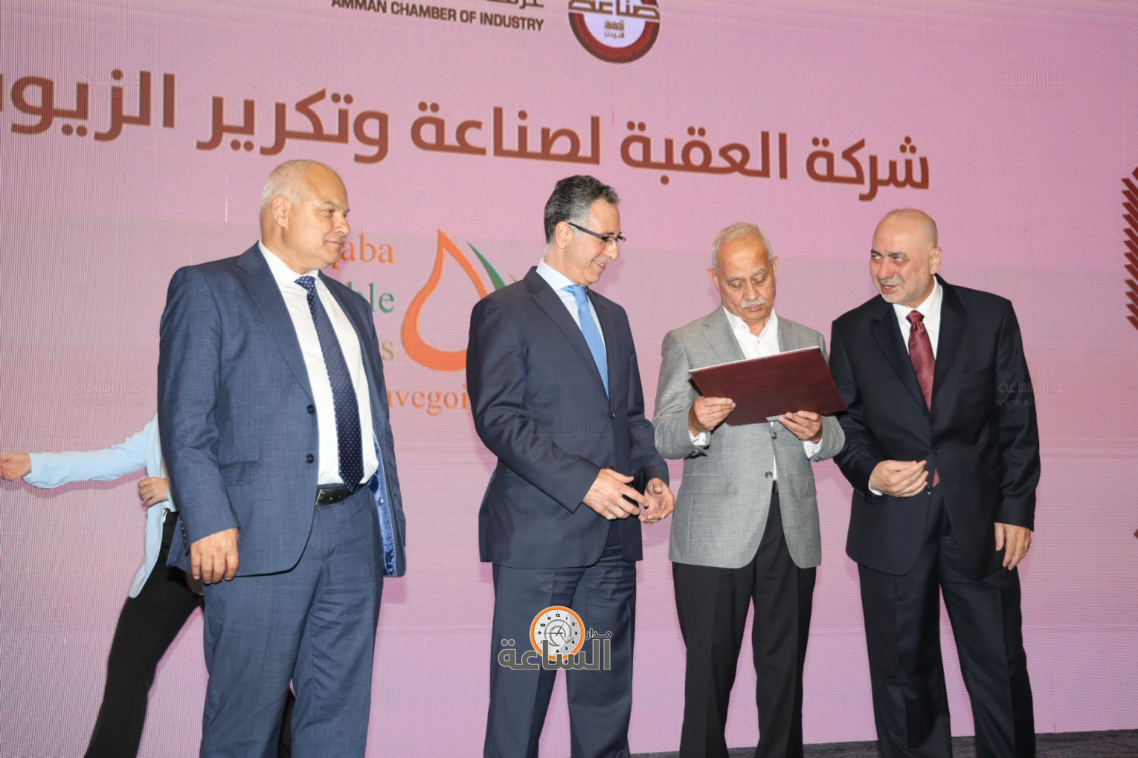 Madar Al-Saa Images 0.635902355014512