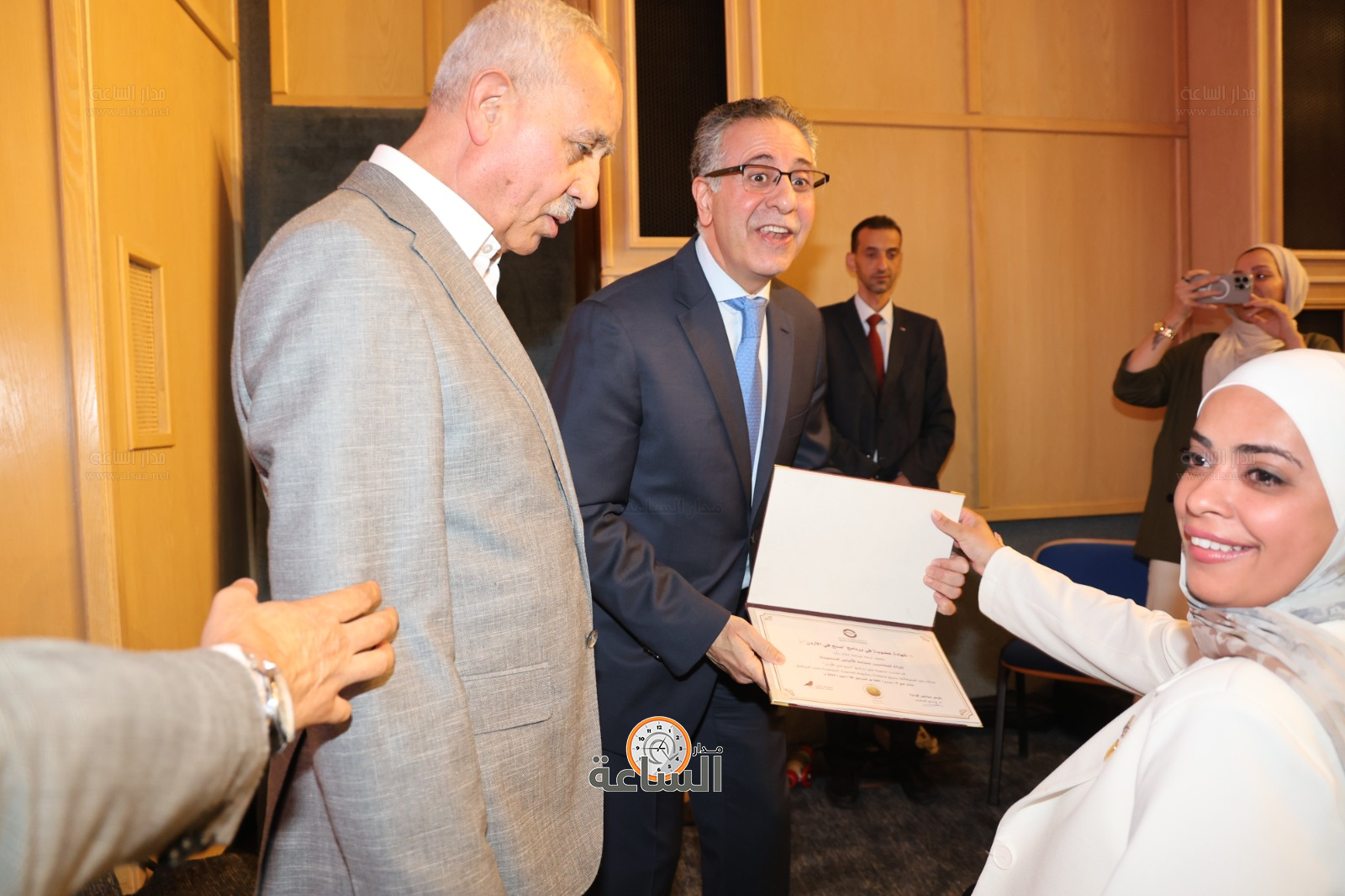 Madar Al-Saa Images 0.7765129963359887