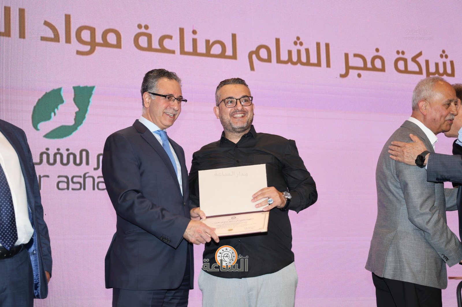 Madar Al-Saa Images 0.3018637366230916