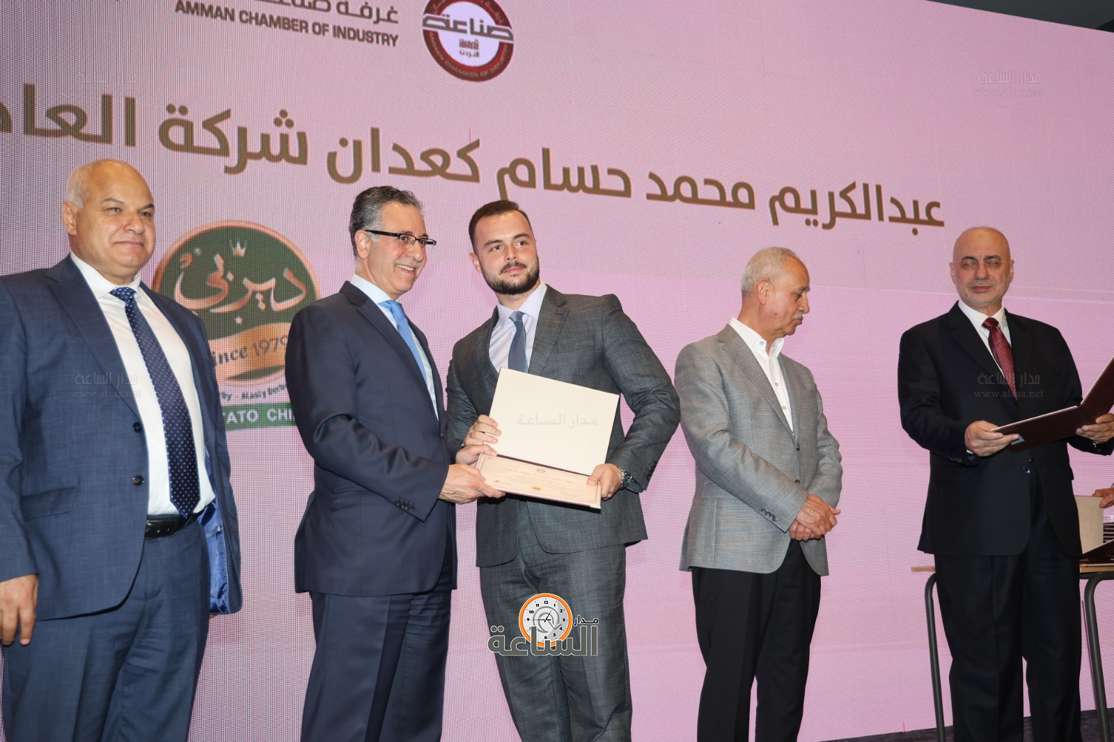 Madar Al-Saa Images 0.6206326080772593