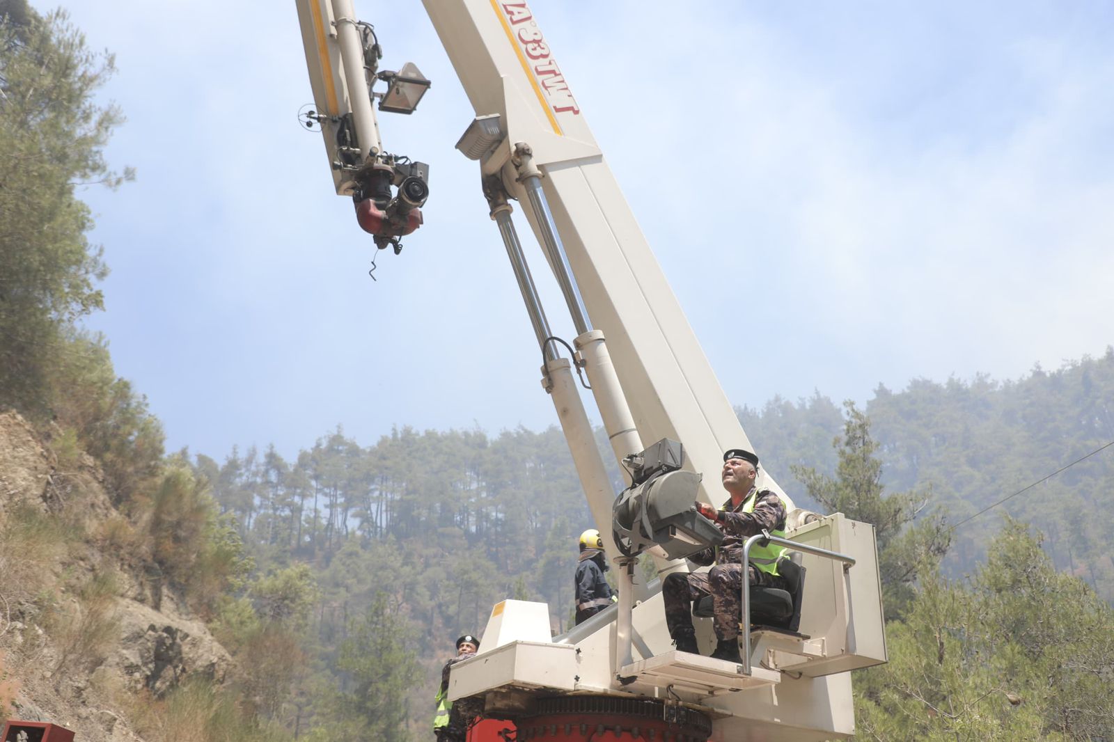 Madar Al-Saa Images 0.008796706078374239