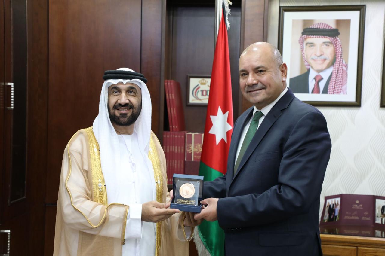 Madar Al-Saa Images 0.8830575141028106