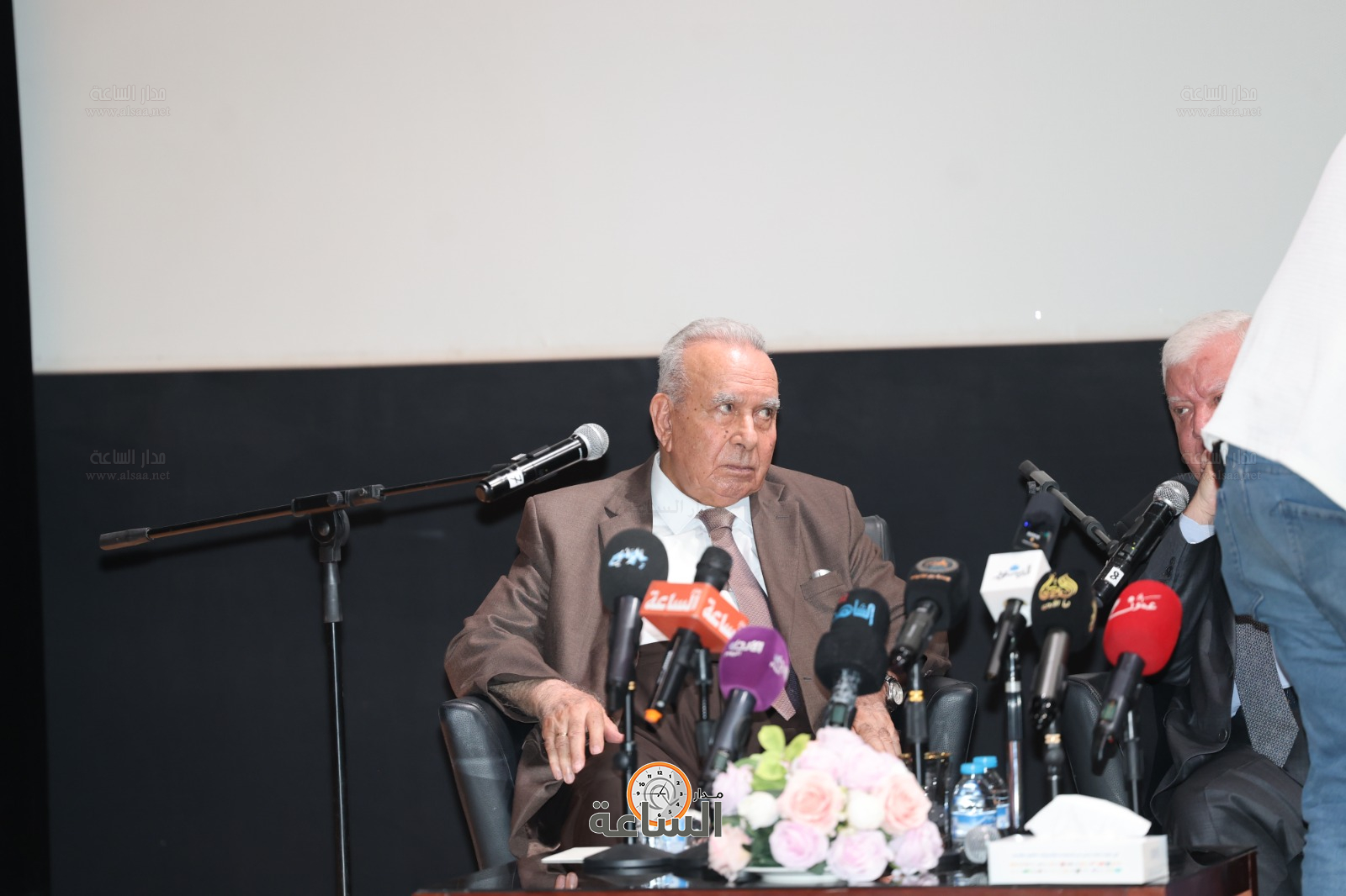 Madar Al-Saa Images 0.949890993937449