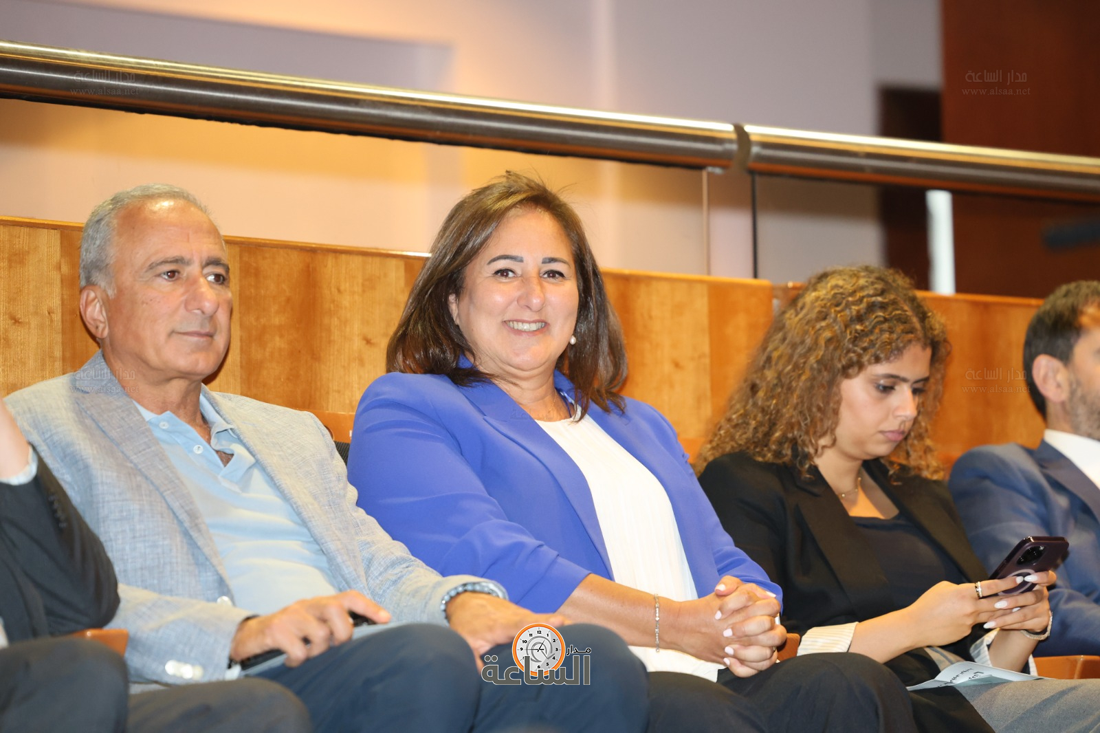 Madar Al-Saa Images 0.7529296077486168