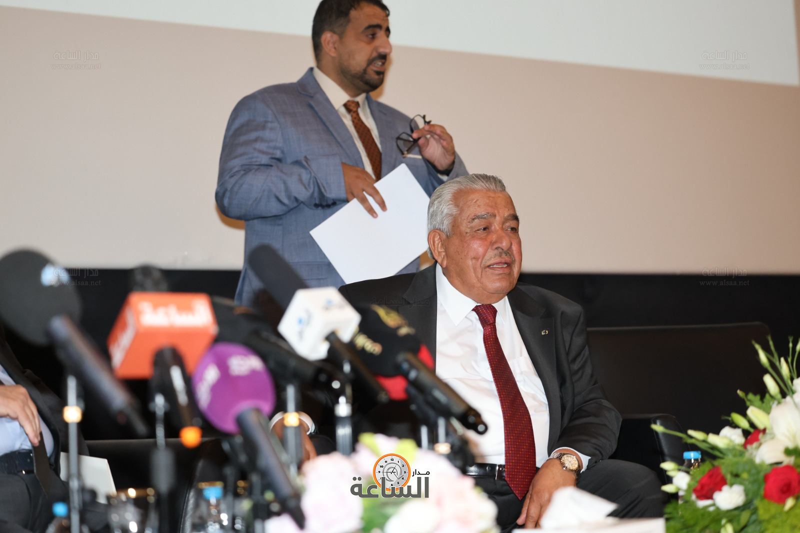 Madar Al-Saa Images 0.7030525639389271