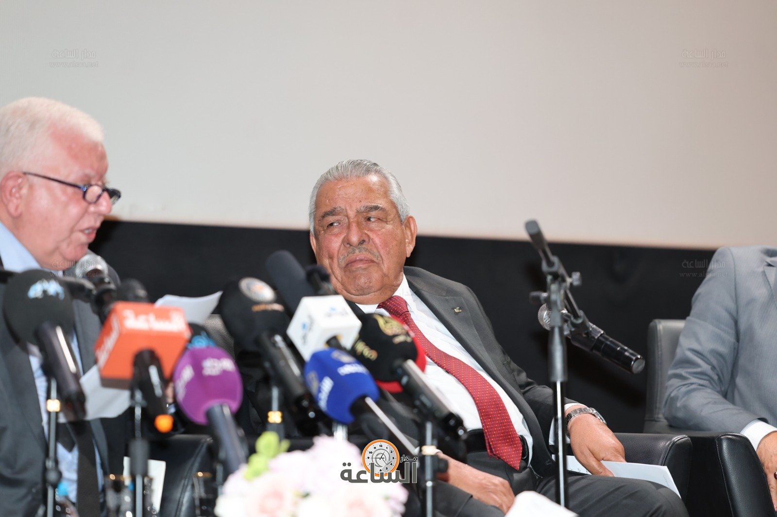 Madar Al-Saa Images 0.057757368525190866