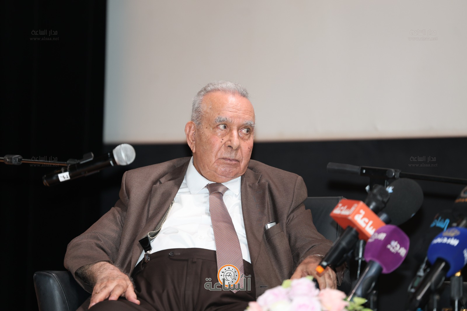 Madar Al-Saa Images 0.4587258473896352