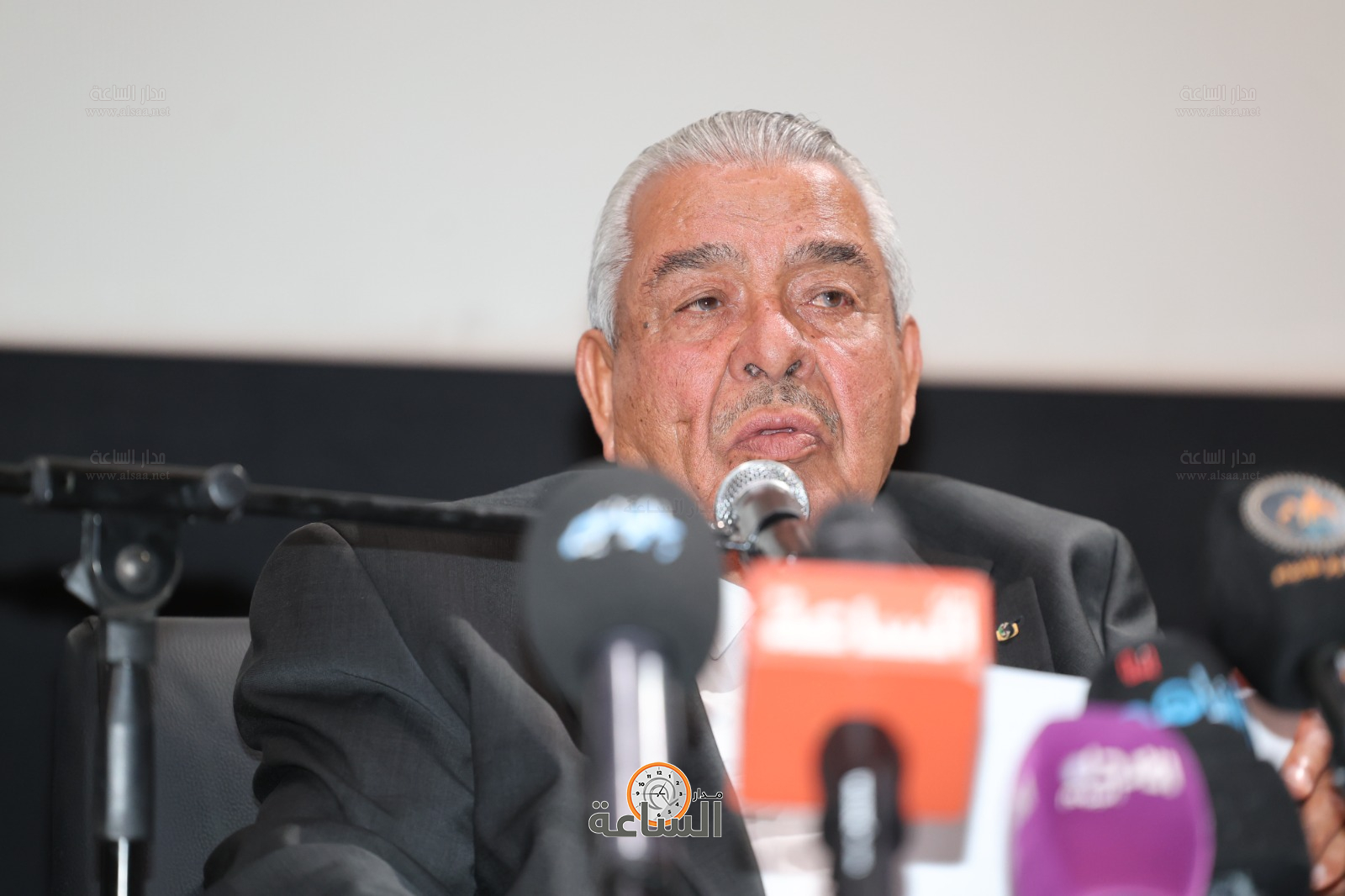 Madar Al-Saa Images 0.050357388141420656