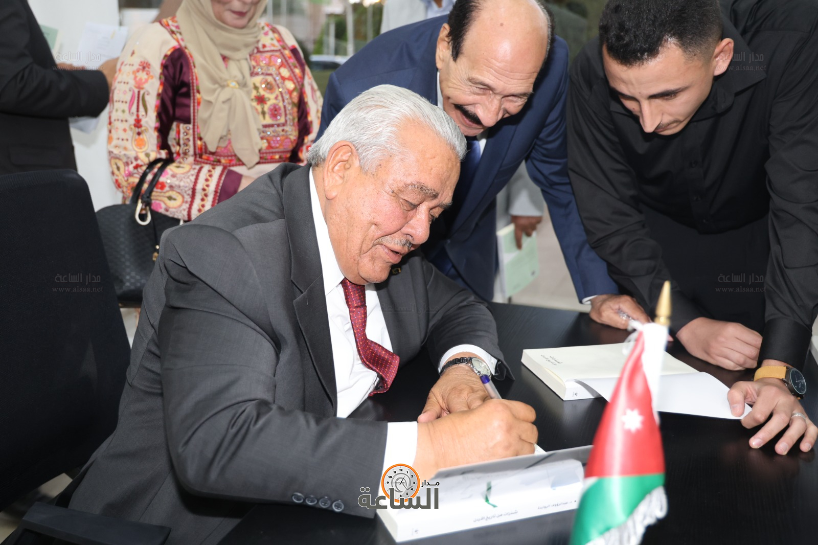 Madar Al-Saa Images 0.9839537019582172