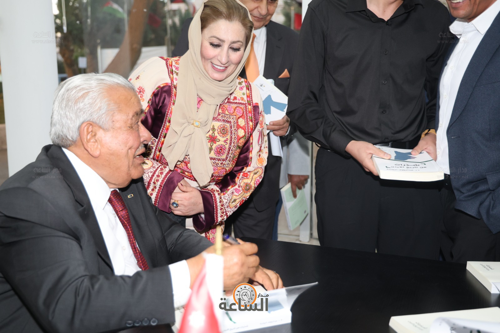 Madar Al-Saa Images 0.4683105534617996