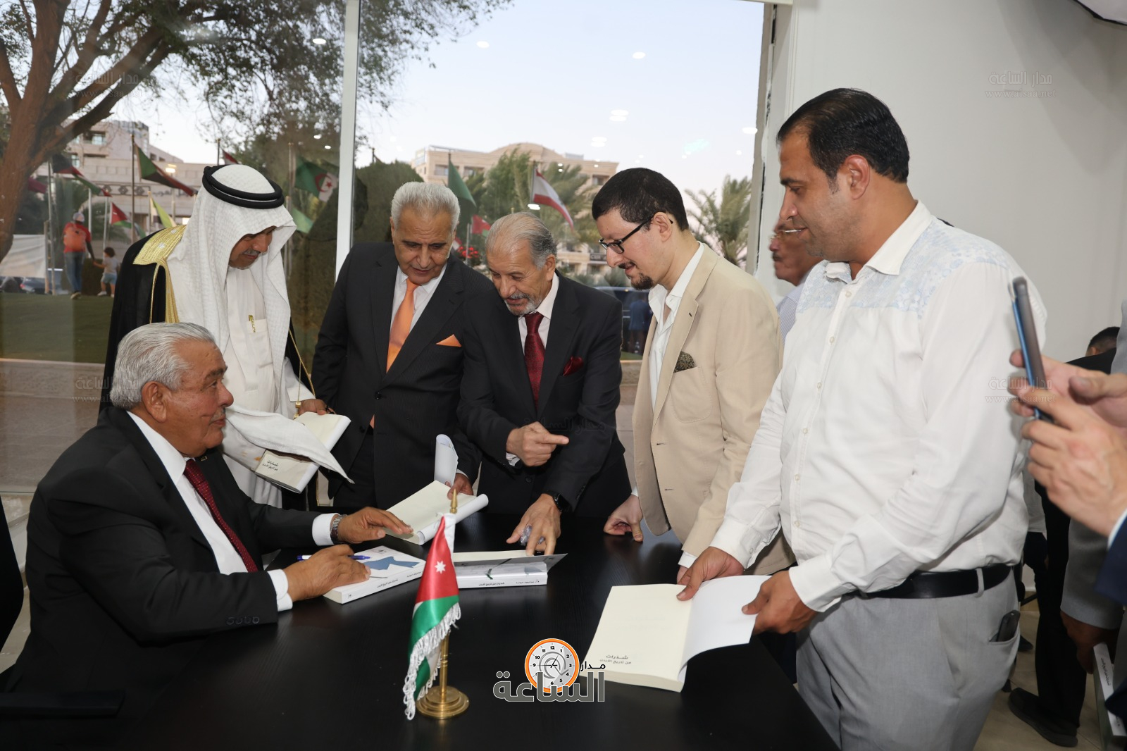 Madar Al-Saa Images 0.41953098501928576