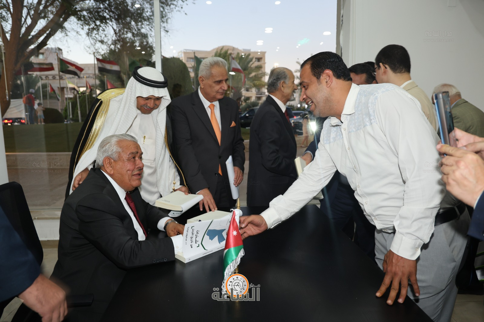 Madar Al-Saa Images 0.5609052953923979