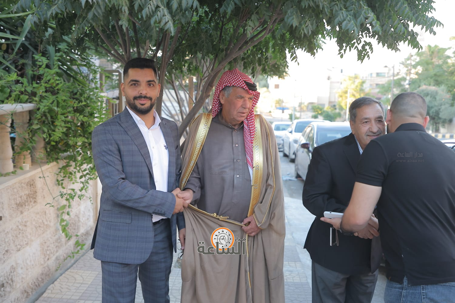 Madar Al-Saa Images 0.8757562379038872