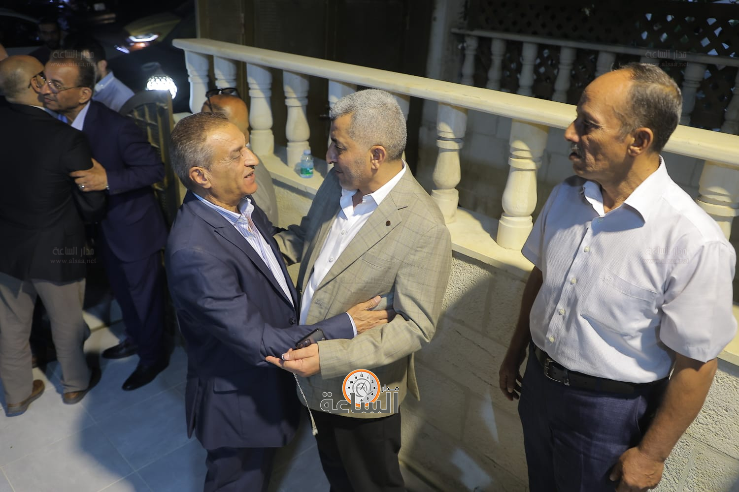 Madar Al-Saa Images 0.07420525787536691