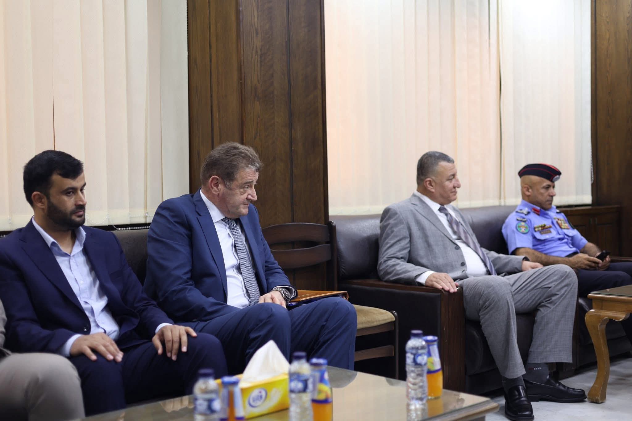 Madar Al-Saa Images 0.13619562812386432