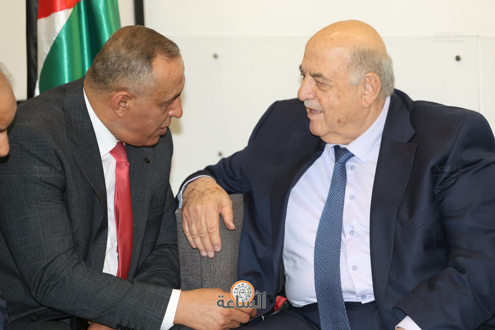 Madar Al-Saa Images 0.5416070473002477