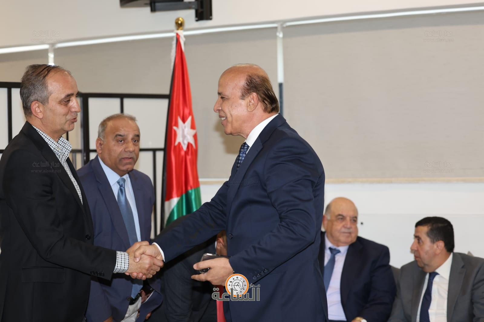 Madar Al-Saa Images 0.9337124582676475