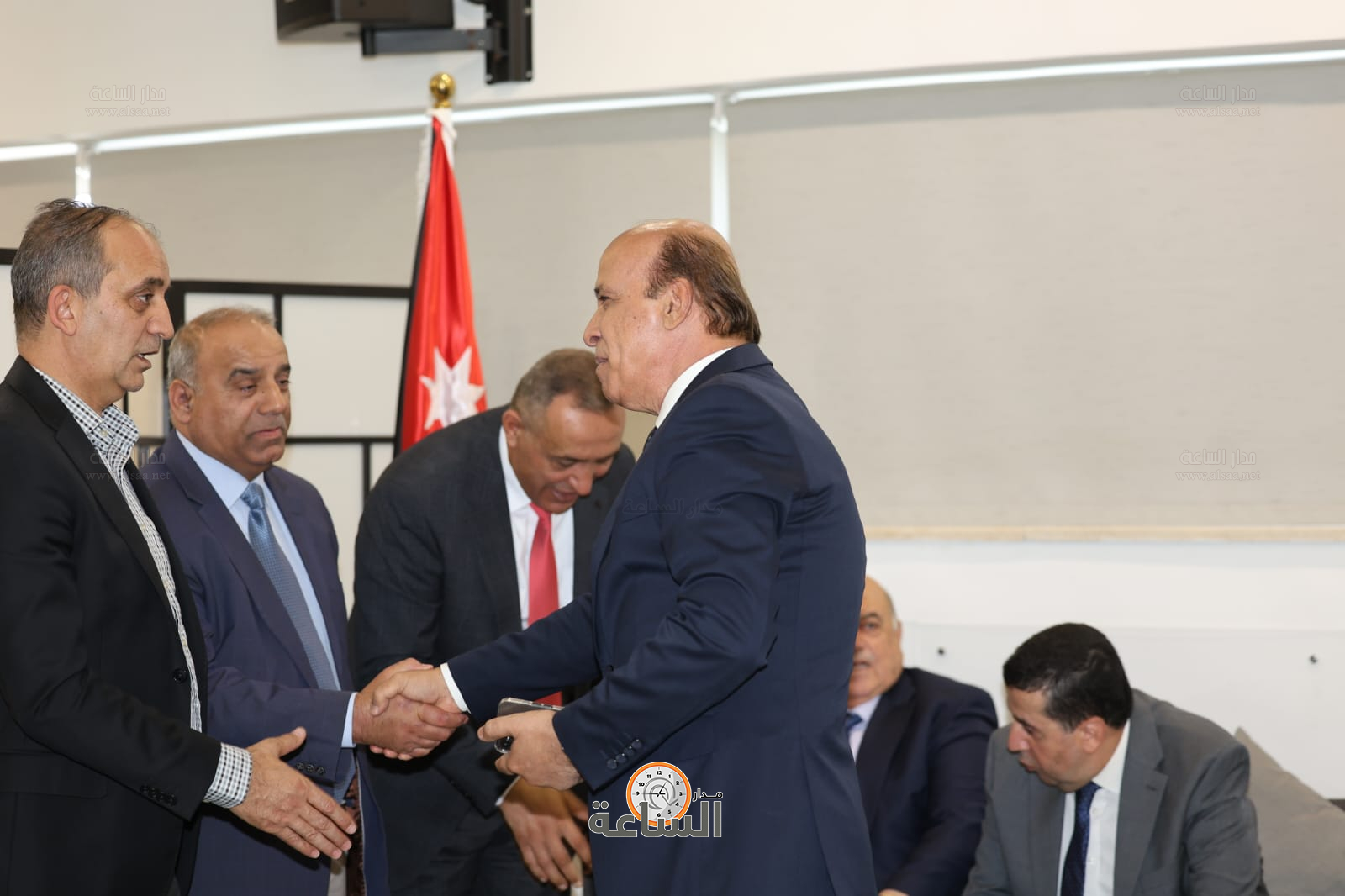 Madar Al-Saa Images 0.01855078958462708