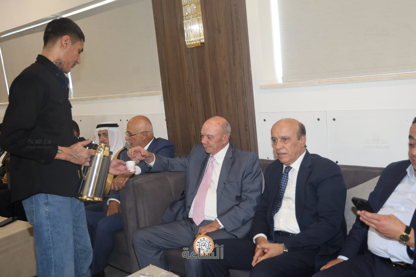 Madar Al-Saa Images 0.40660237653354925