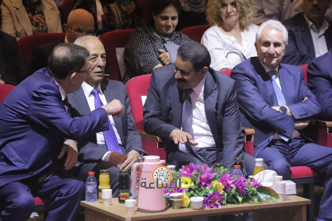 Madar Al-Saa Images 0.14686597848798777