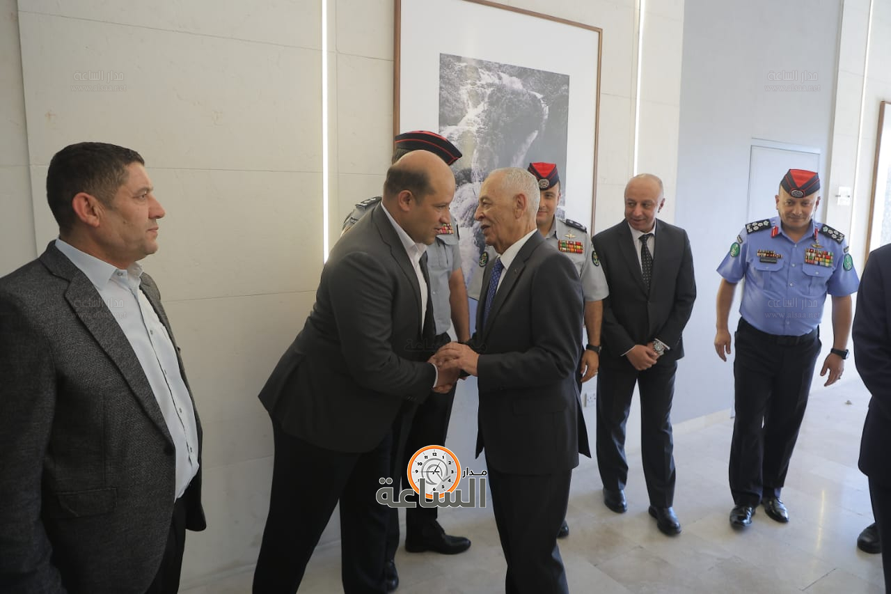 Madar Al-Saa Images 0.10001376139488682