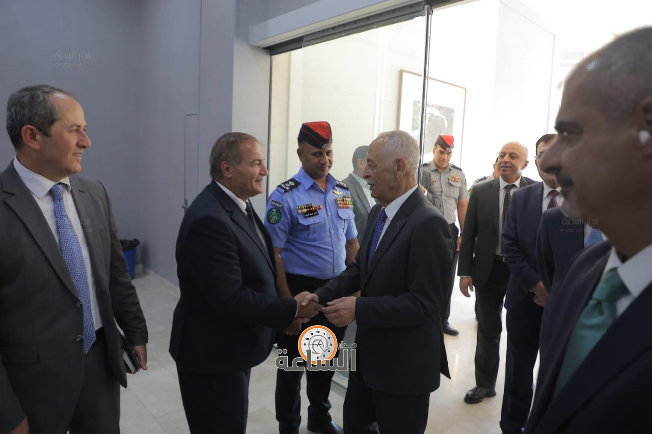 Madar Al-Saa Images 0.9782836115587353