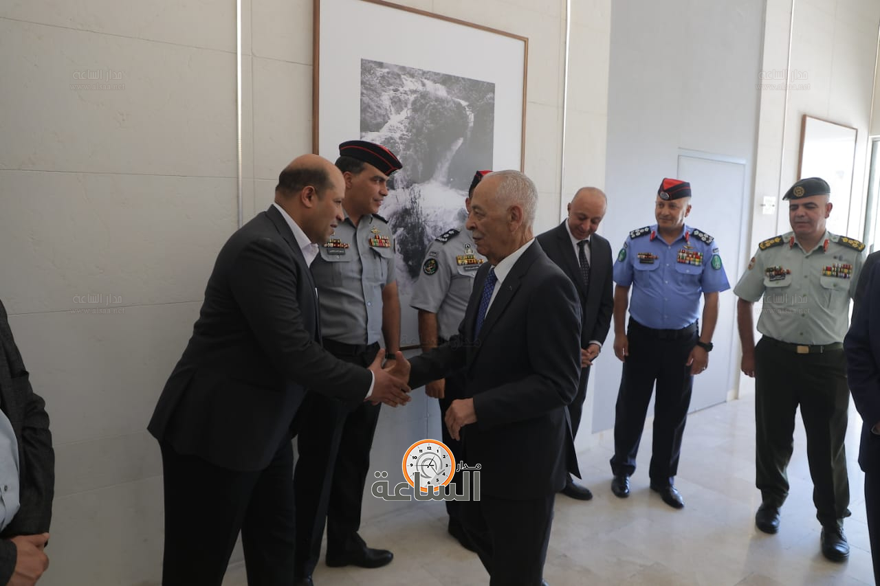 Madar Al-Saa Images 0.4930333296120196