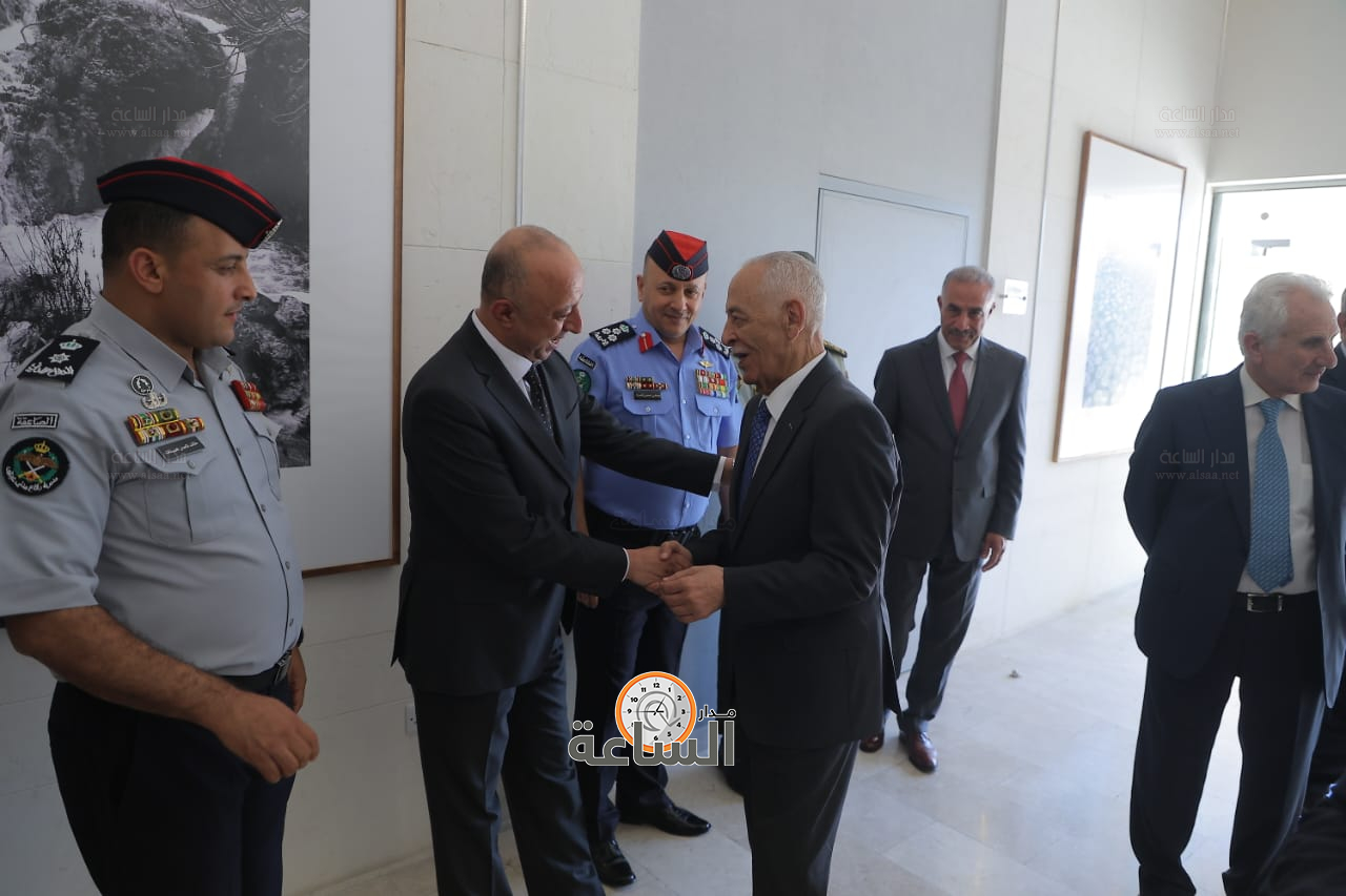 Madar Al-Saa Images 0.5328560360686294