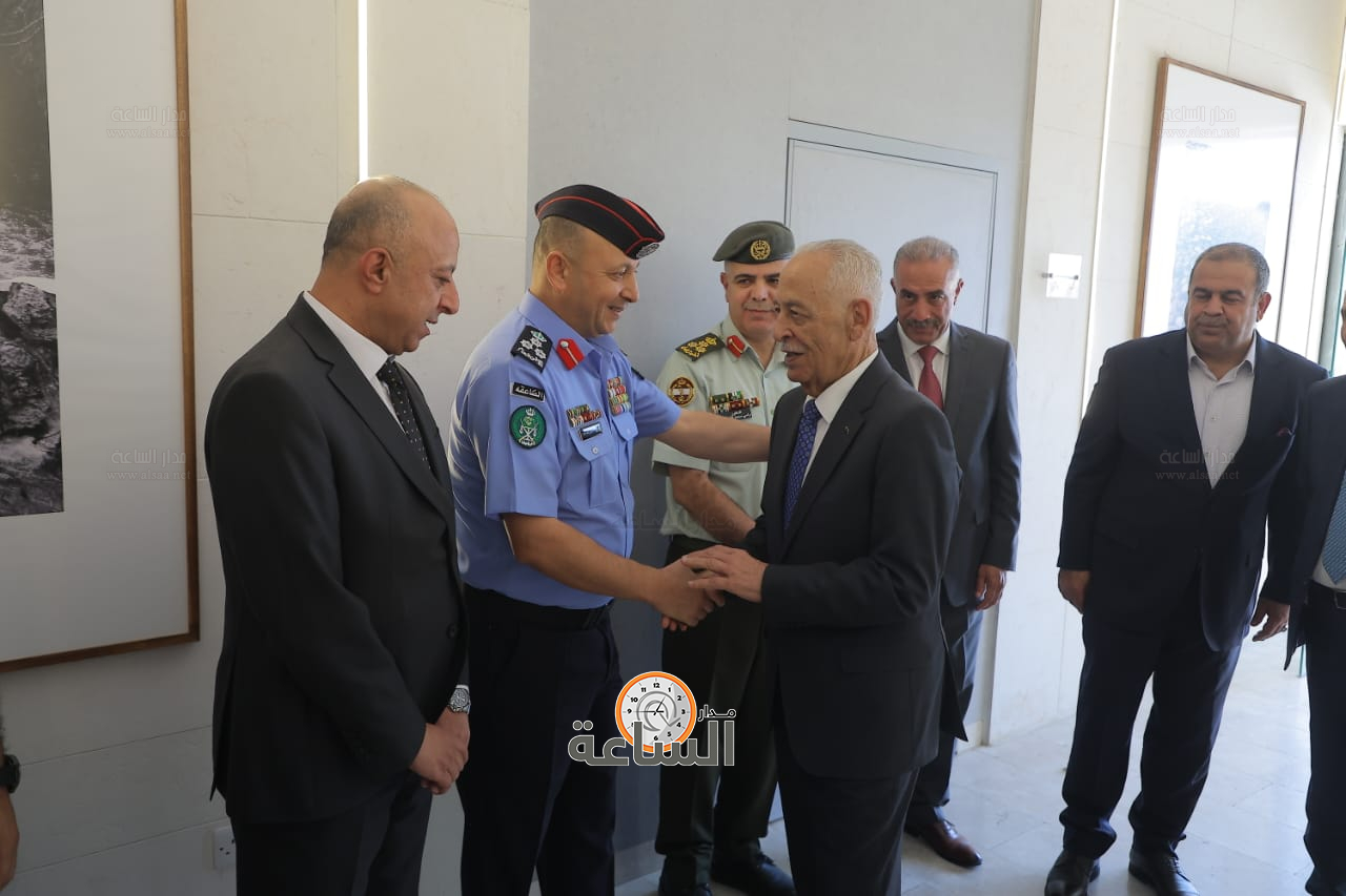 Madar Al-Saa Images 0.1792282380610264