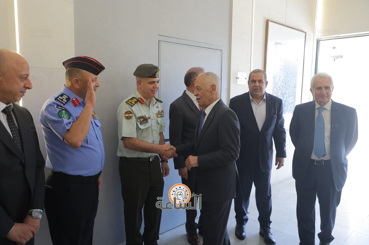 Madar Al-Saa Images 0.6174434459295097