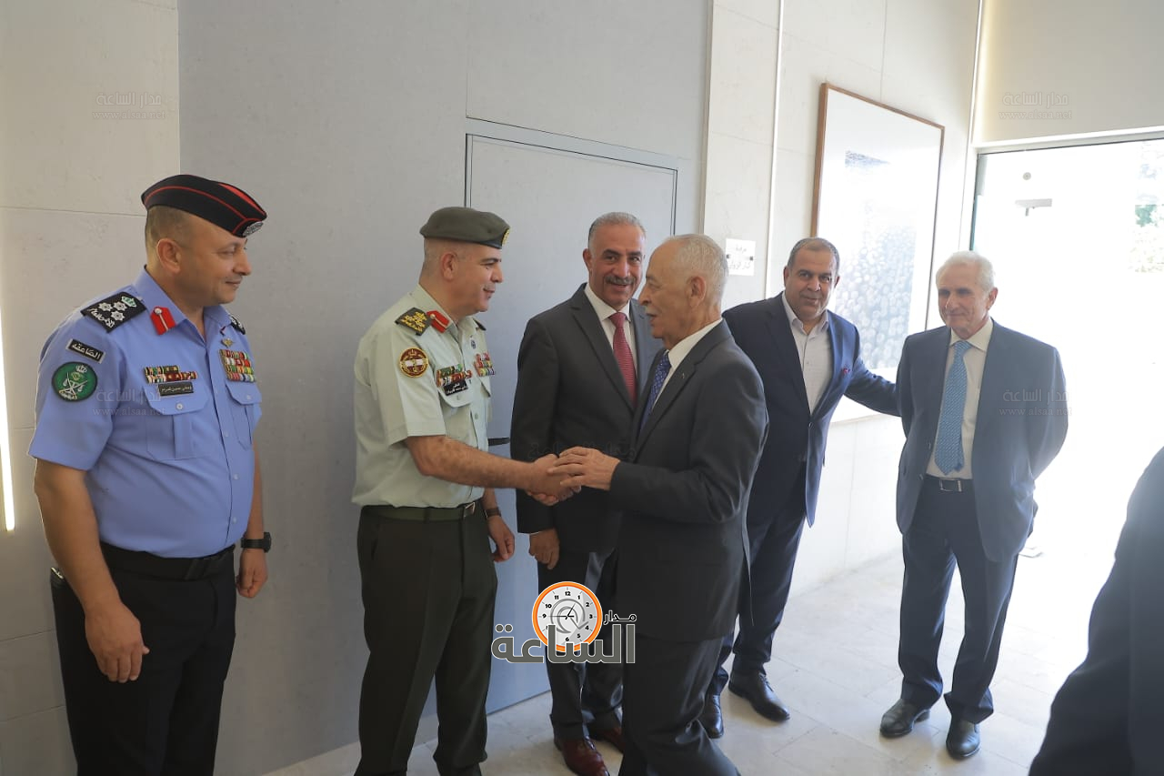 Madar Al-Saa Images 0.017849806618137065