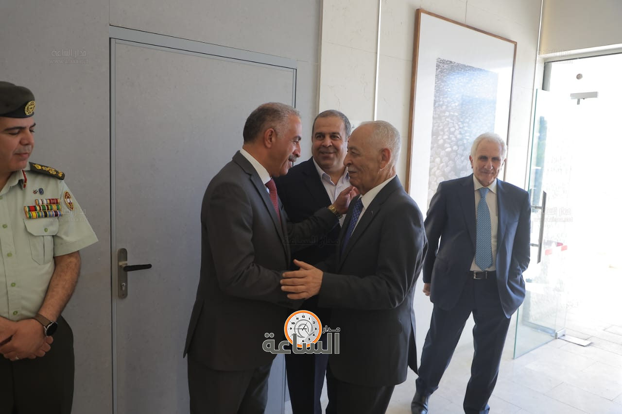 Madar Al-Saa Images 0.47029481962903585