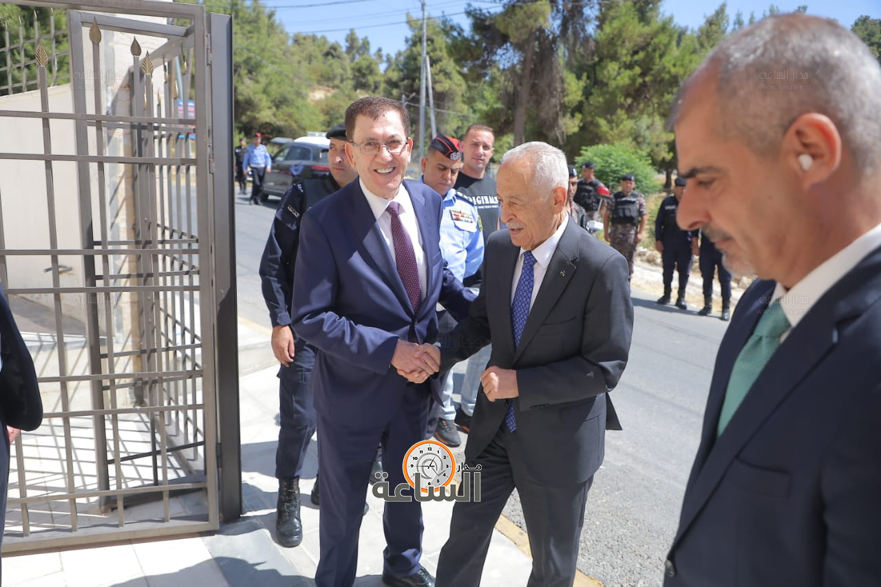 Madar Al-Saa Images 0.38138286050182757