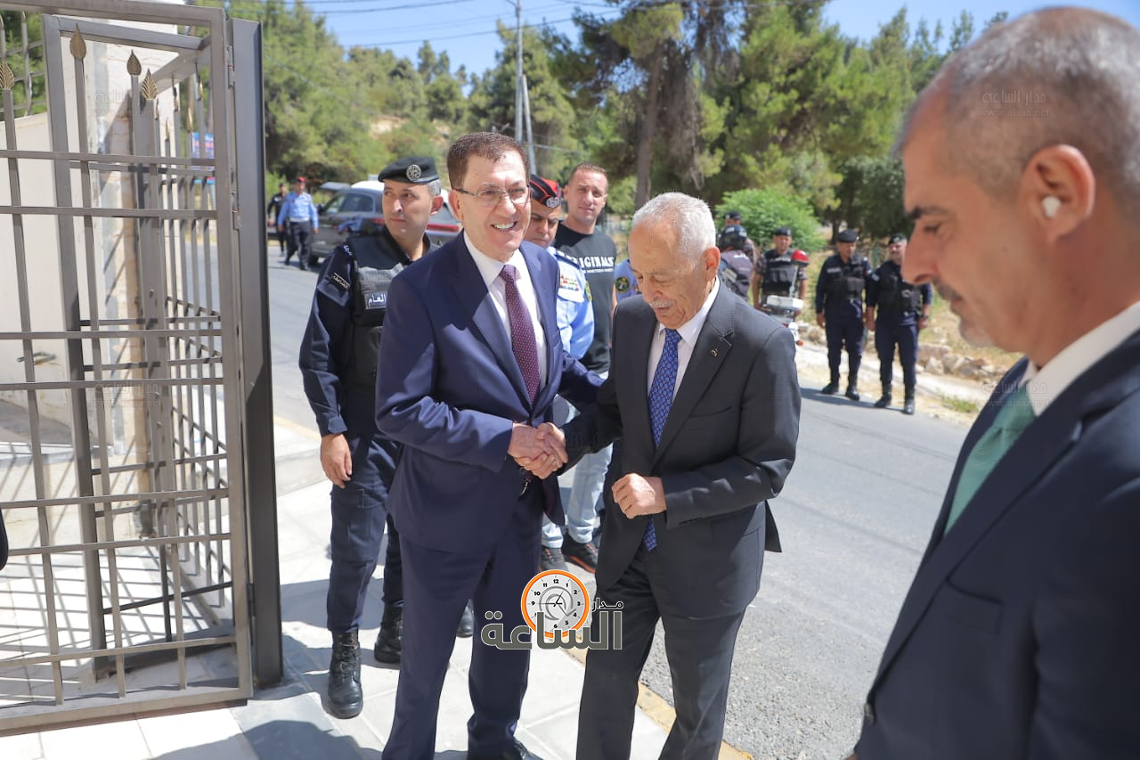 Madar Al-Saa Images 0.6015882162070727