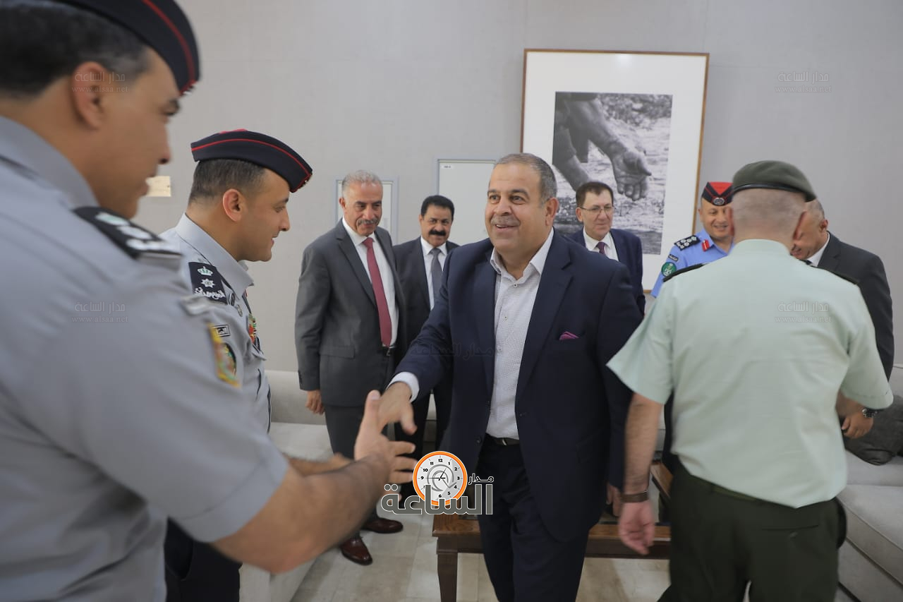 Madar Al-Saa Images 0.5576869496367569