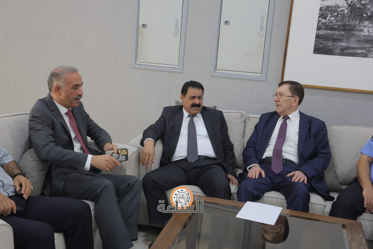 Madar Al-Saa Images 0.04143957027756273