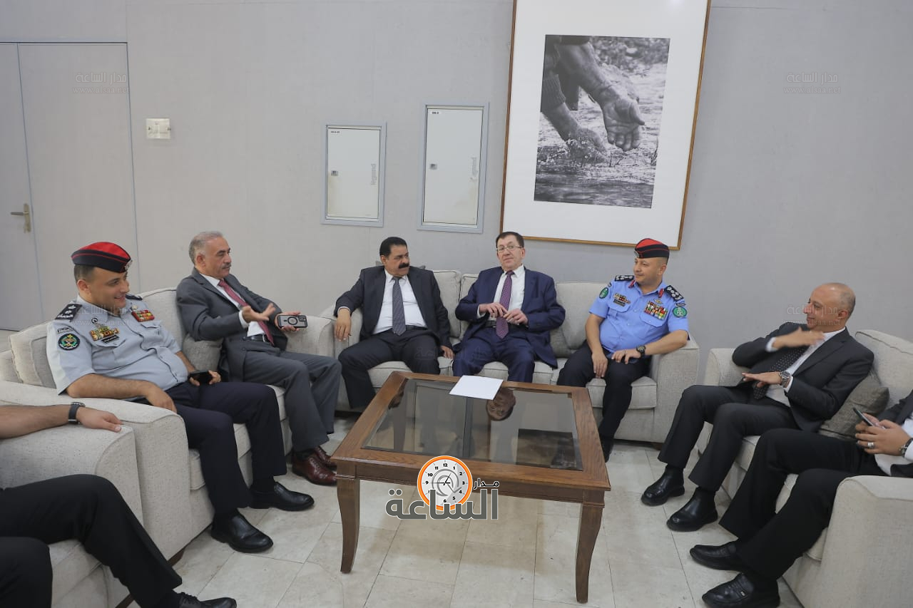 Madar Al-Saa Images 0.3687055763879017