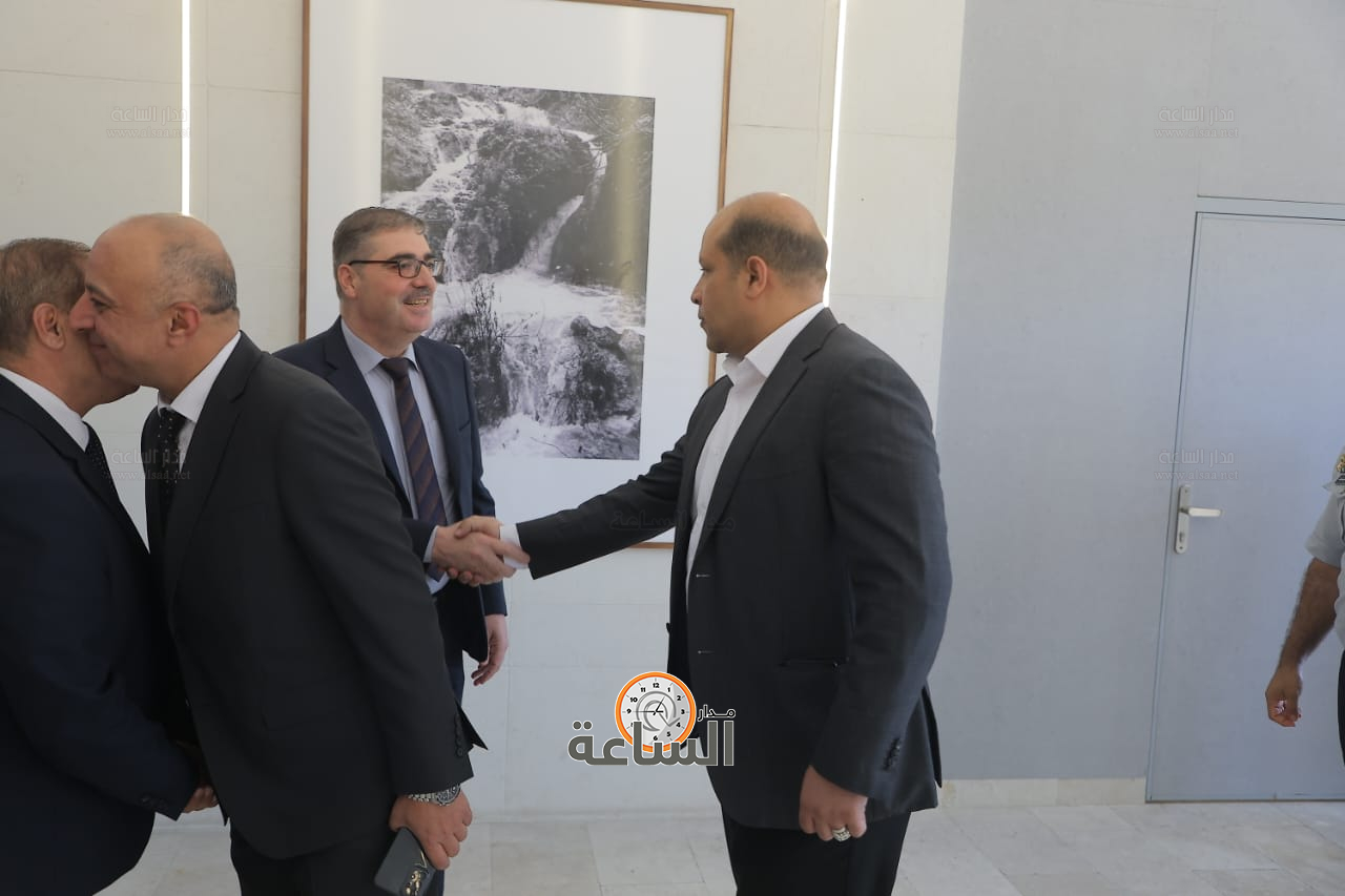 Madar Al-Saa Images 0.3544425410629005